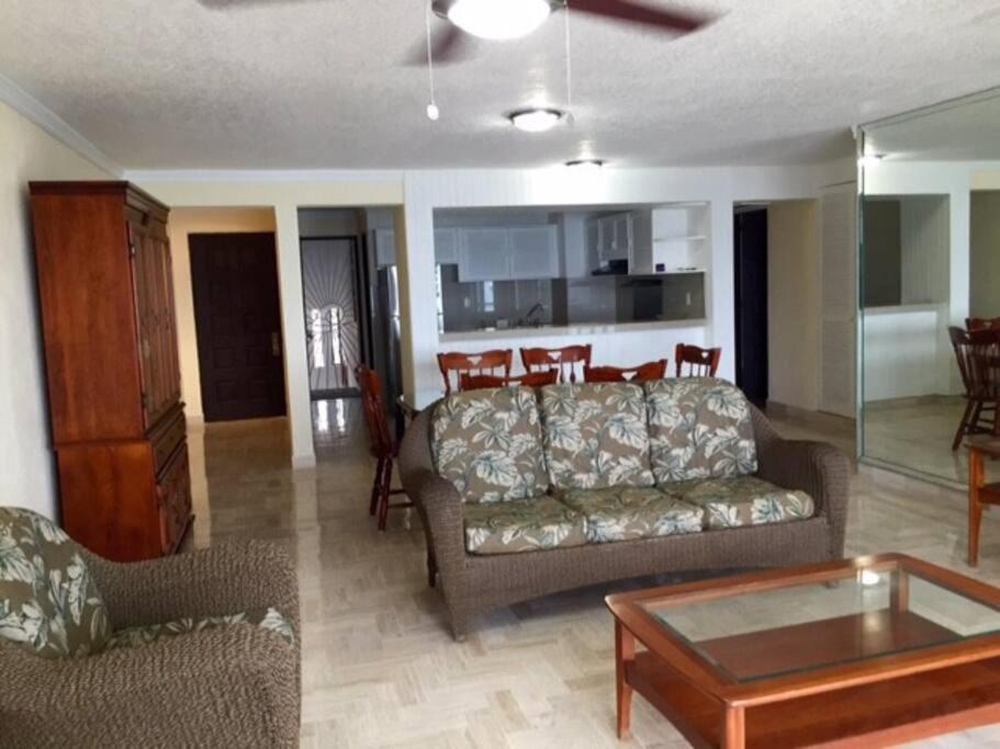 Departamento Familiar En Con Hermosa Vista! Appartement